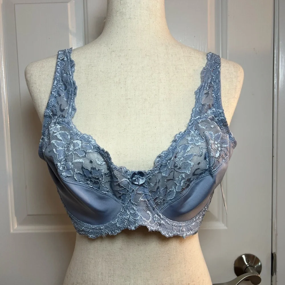 Lace Trim‎ Satin Blue Bra Size 42D